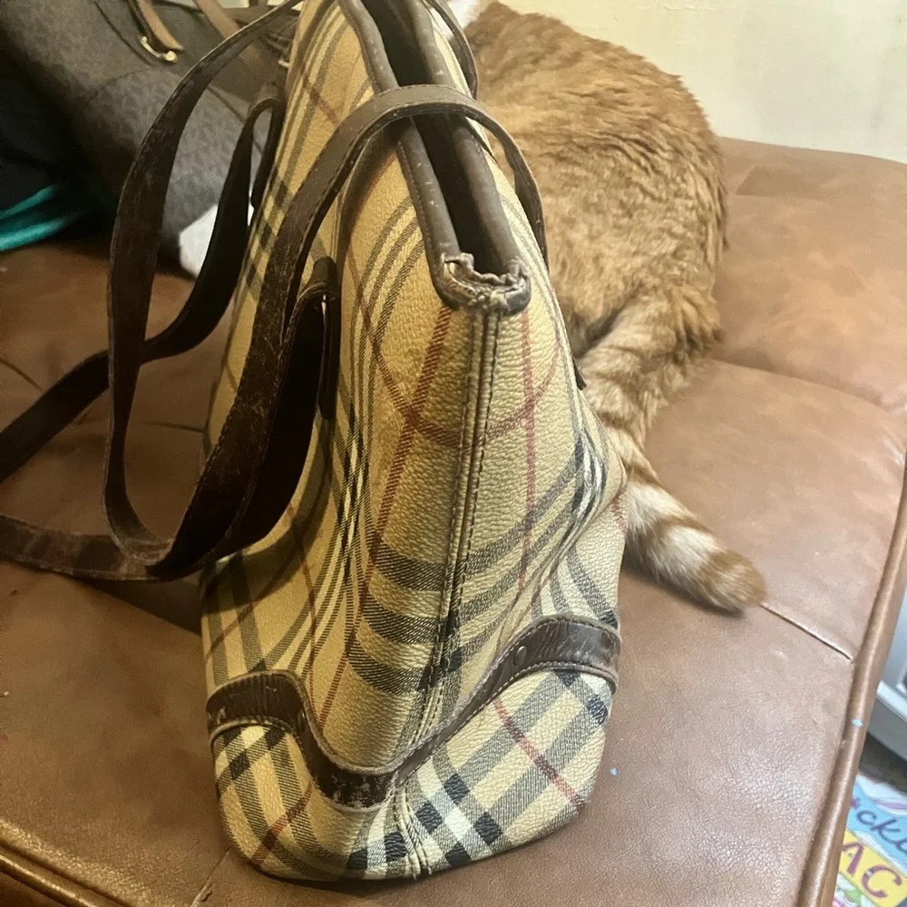 Burberry, Authentic Burberry Vintage Plaid Tote Bag with Brown Leather Trim - Picture 3 of 7
